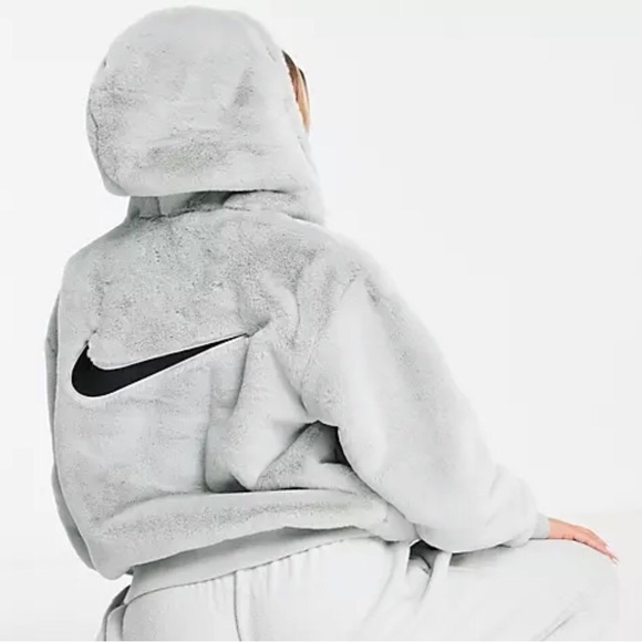 NWT Nike Essentials Faux Fur Jacket - Picture 2 of 10